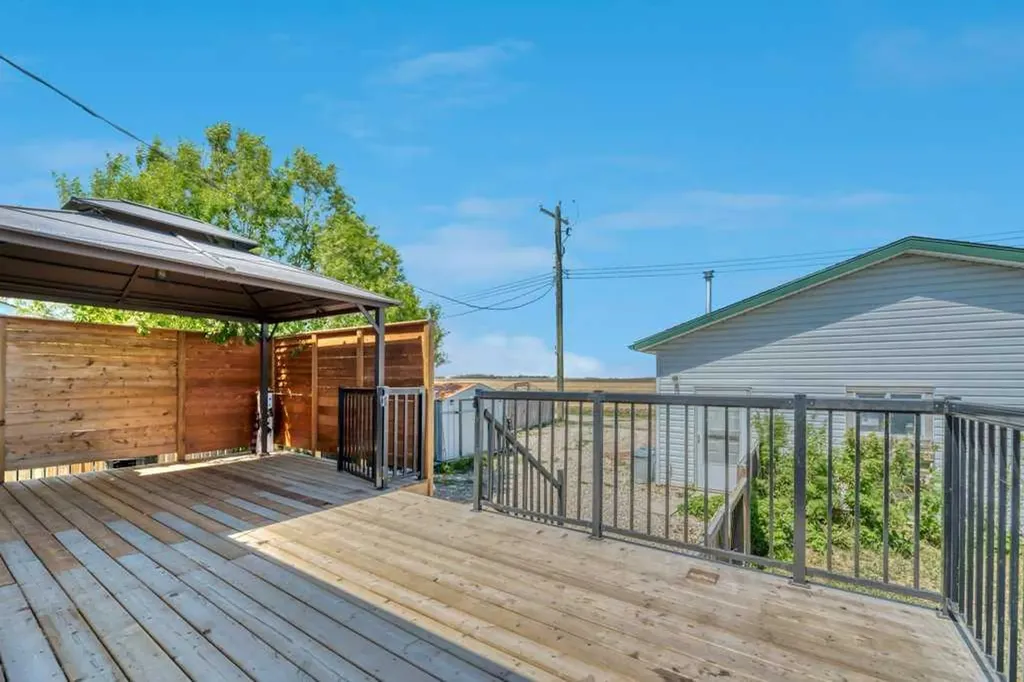 422 Cole Crescent Carseland AB T0J 0M0