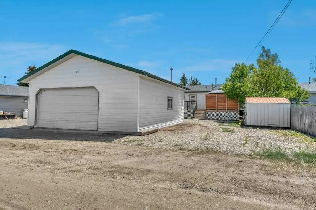 422 Cole Crescent Carseland AB T0J 0M0