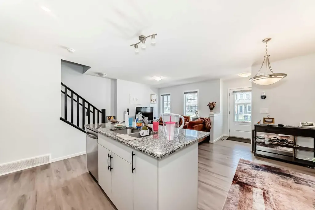1387 148 Avenue NW Calgary AB T3P 1W2