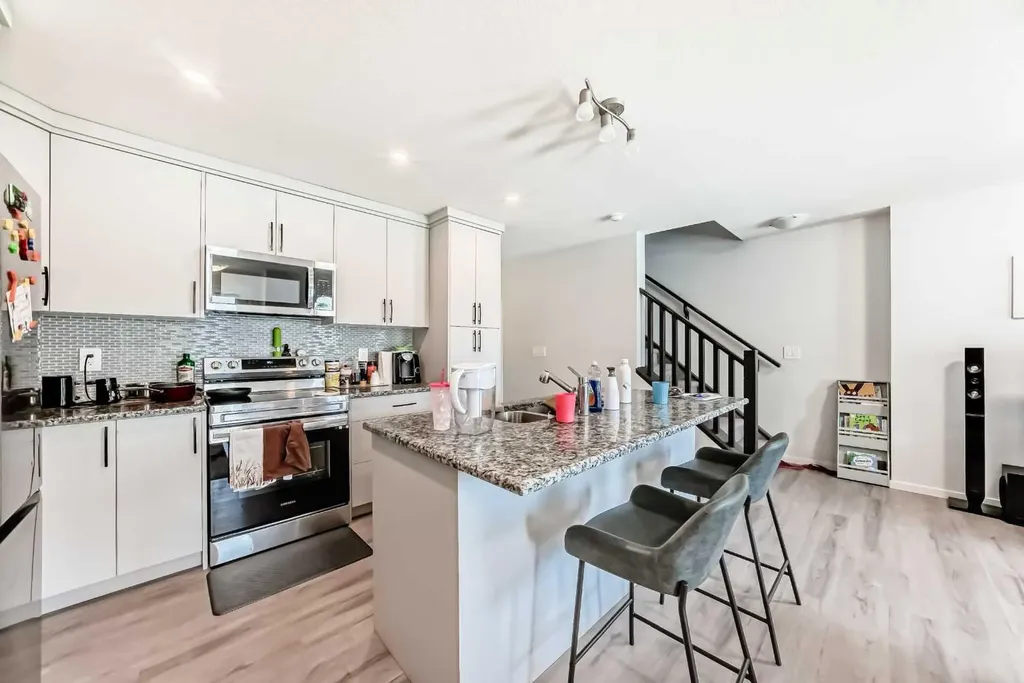 1387 148 Avenue NW Calgary AB T3P 1W2
