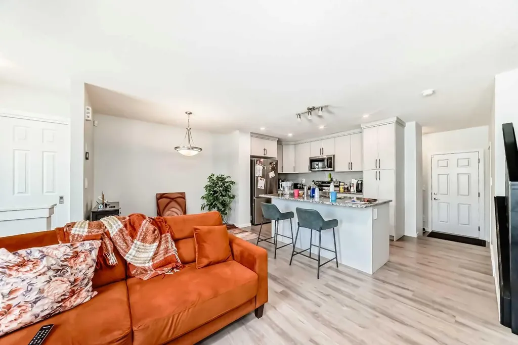 1387 148 Avenue NW Calgary AB T3P 1W2