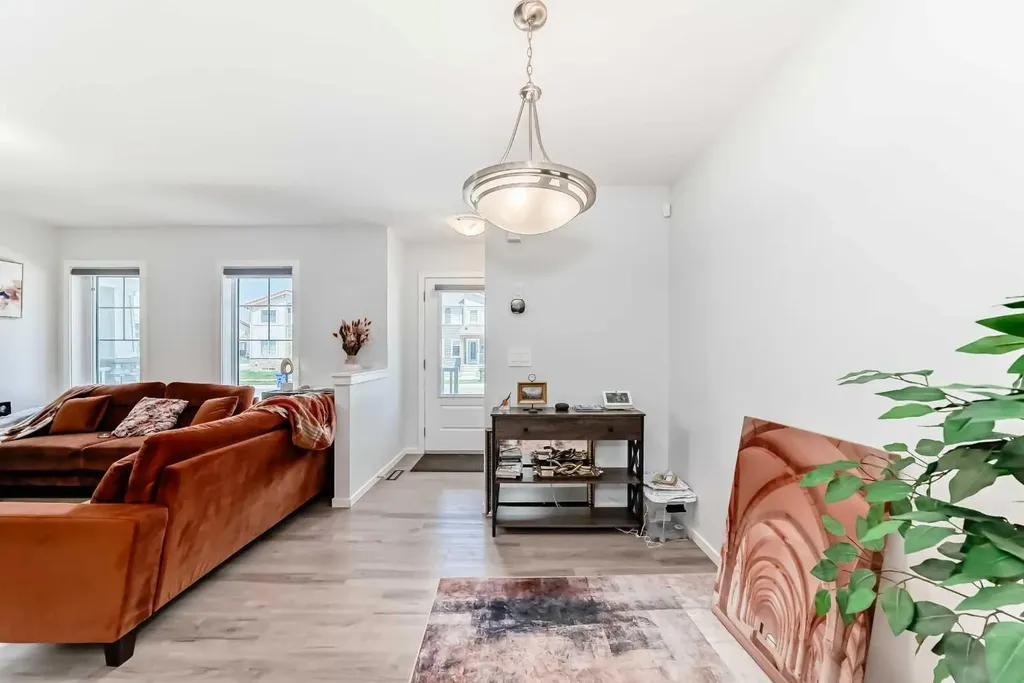 1387 148 Avenue NW Calgary AB T3P 1W2