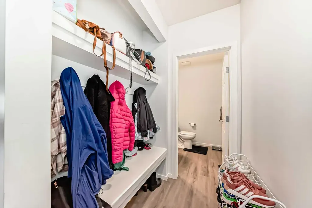 1387 148 Avenue NW Calgary AB T3P 1W2