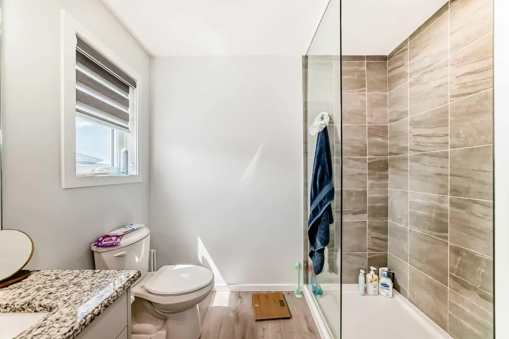 1387 148 Avenue NW Calgary AB T3P 1W2