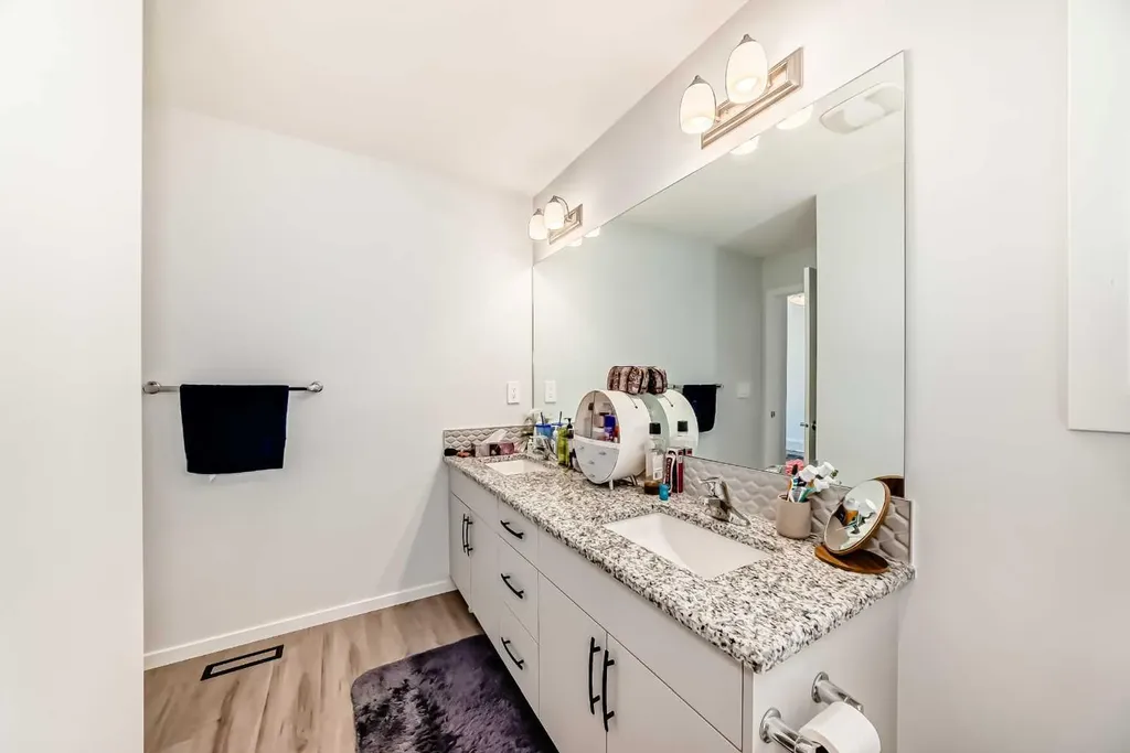 1387 148 Avenue NW Calgary AB T3P 1W2