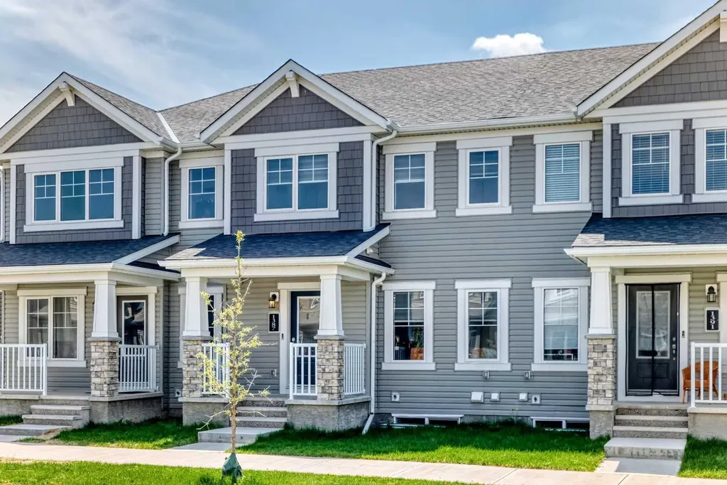 1387 148 Avenue NW Calgary AB T3P 1W2