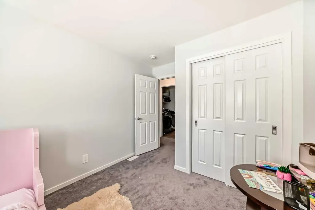 1387 148 Avenue NW Calgary AB T3P 1W2