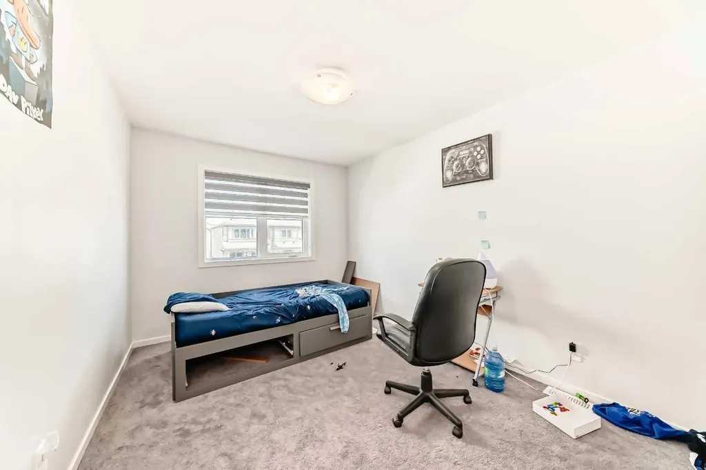 1387 148 Avenue NW Calgary AB T3P 1W2