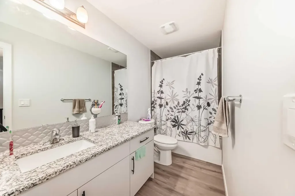 1387 148 Avenue NW Calgary AB T3P 1W2