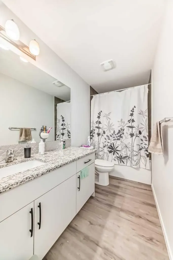 1387 148 Avenue NW Calgary AB T3P 1W2
