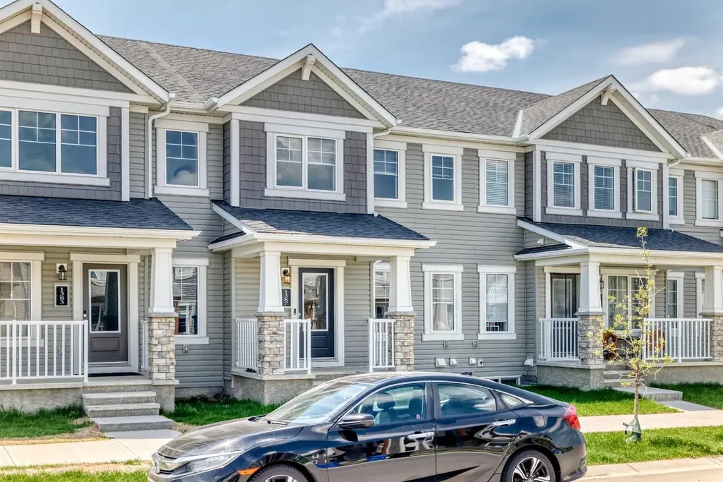 1387 148 Avenue NW Calgary AB T3P 1W2
