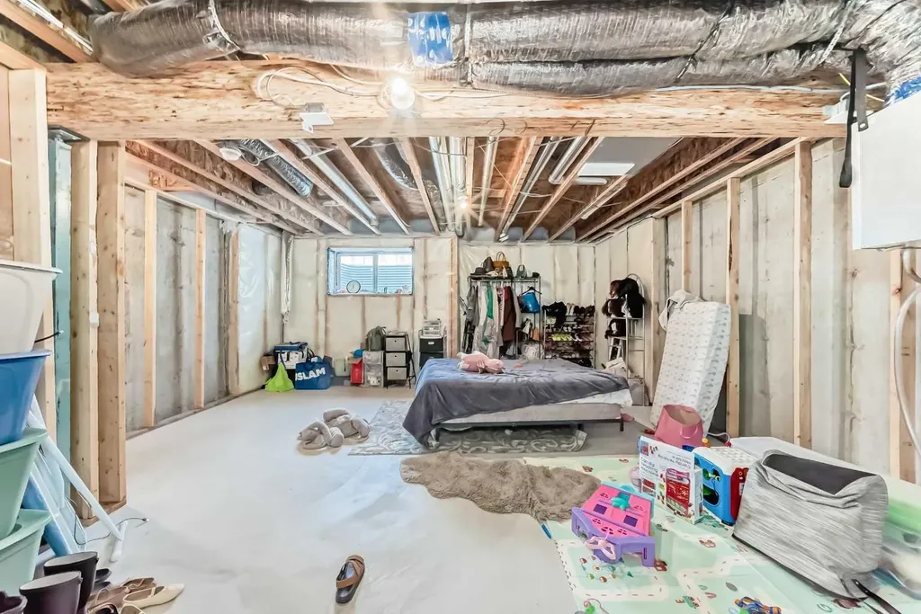 1387 148 Avenue NW Calgary AB T3P 1W2