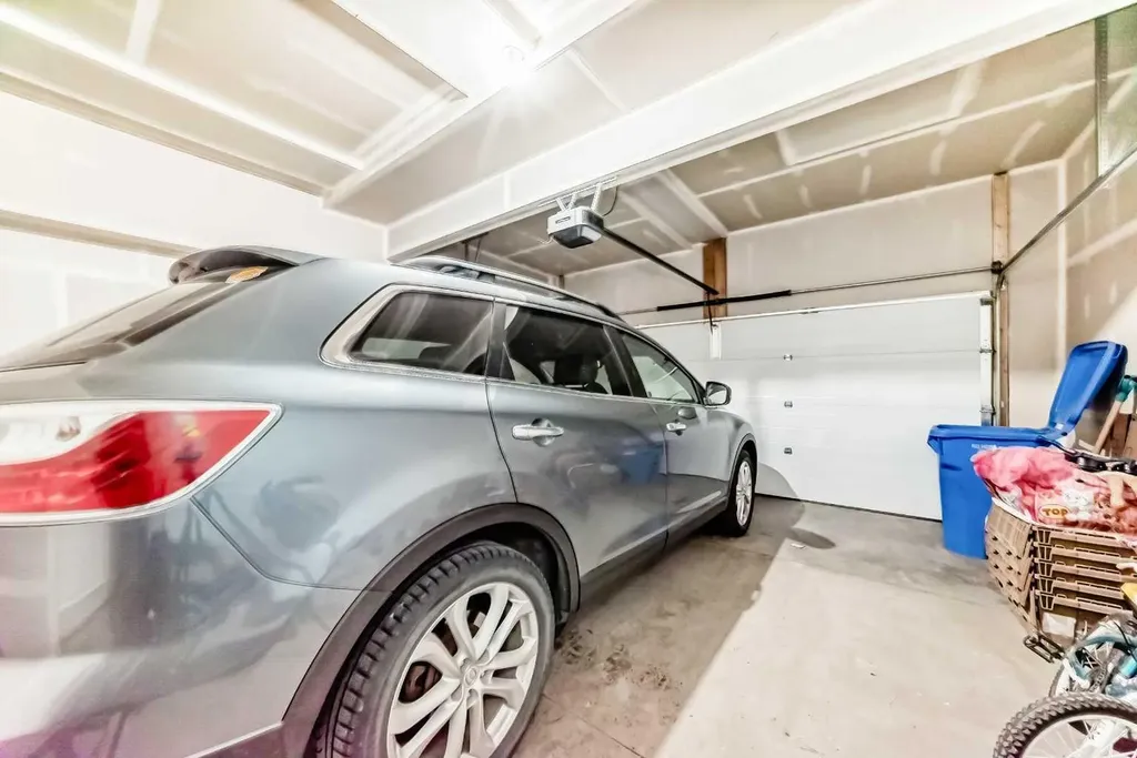 1387 148 Avenue NW Calgary AB T3P 1W2