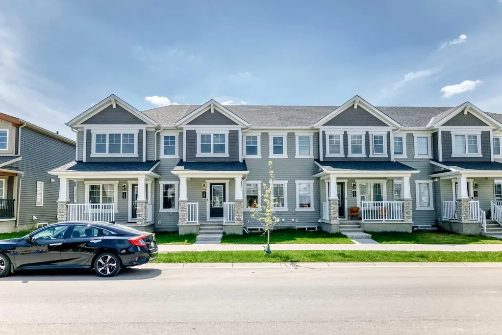 1387 148 Avenue NW Calgary AB T3P 1W2