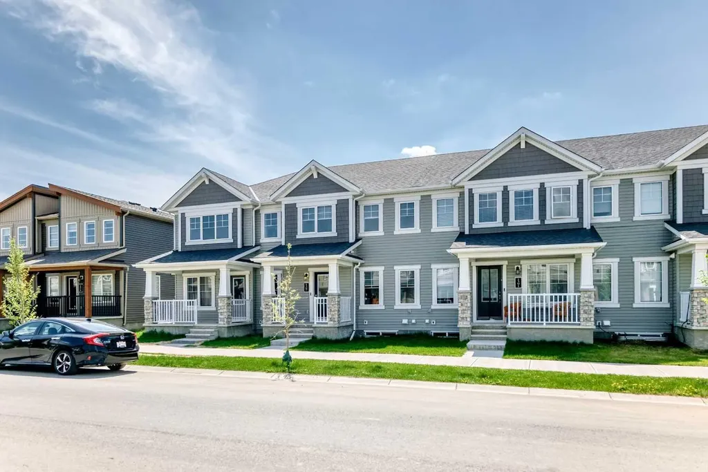 1387 148 Avenue NW Calgary AB T3P 1W2