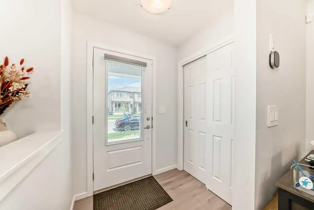 1387 148 Avenue NW Calgary AB T3P 1W2