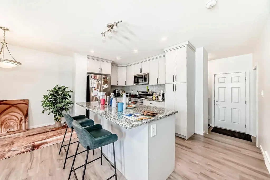1387 148 Avenue NW Calgary AB T3P 1W2