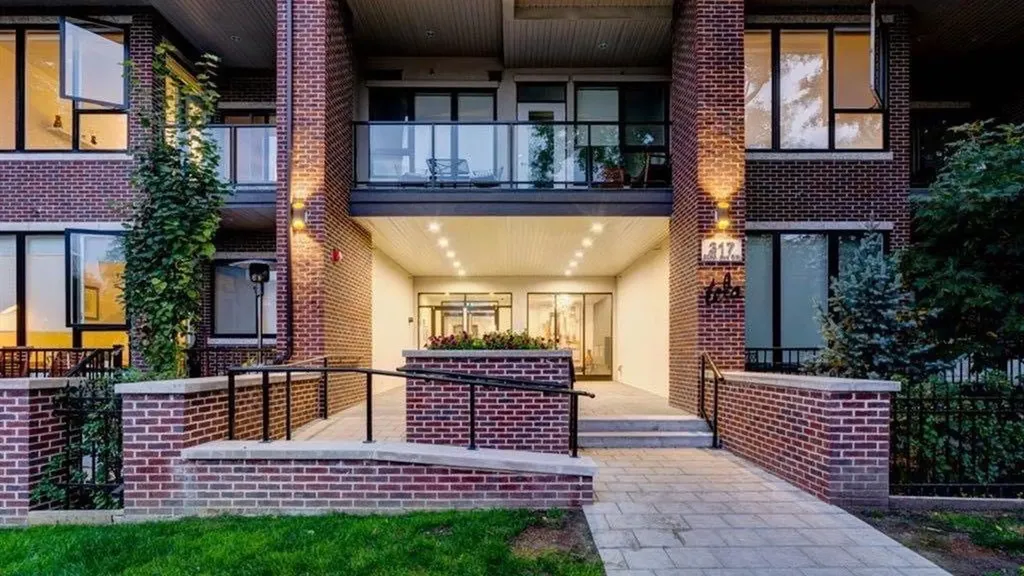 317 22 Avenue SW Calgary AB T2S 3H6