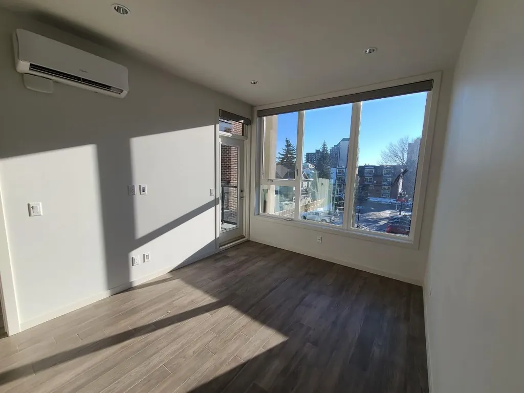 317 22 Avenue SW Calgary AB T2S 3H6