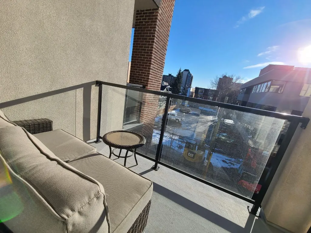 317 22 Avenue SW Calgary AB T2S 3H6