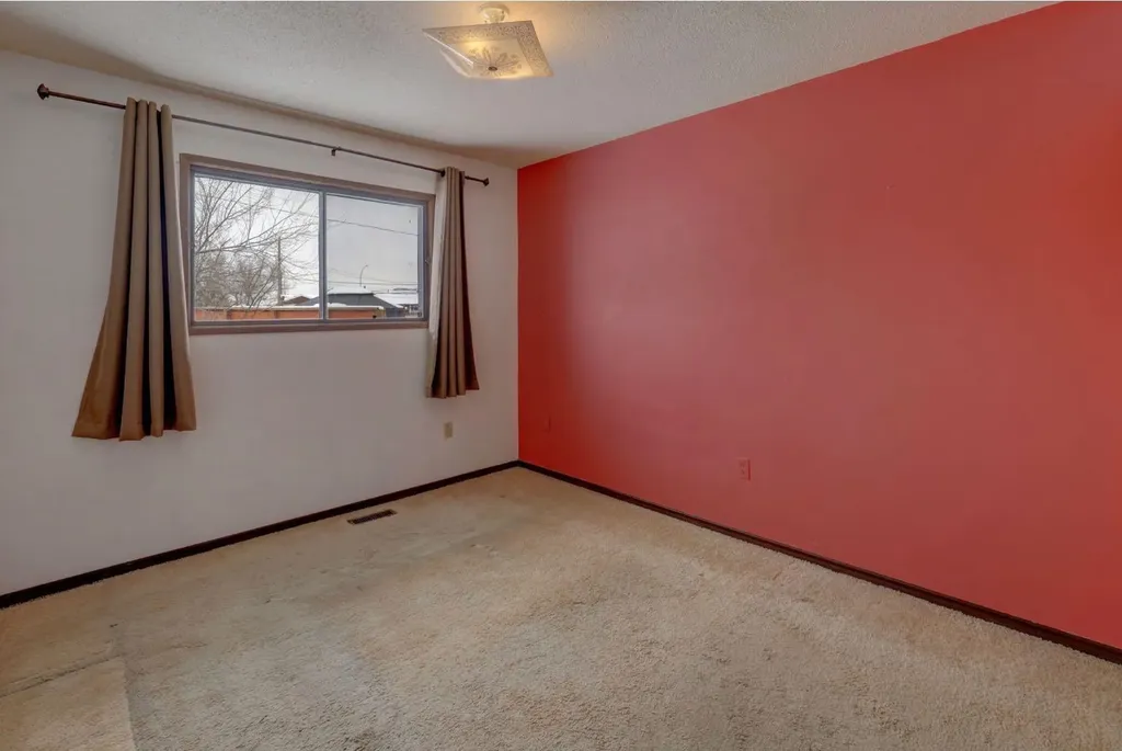 707 Bankview Drive SW Drumheller AB T0J0Y6