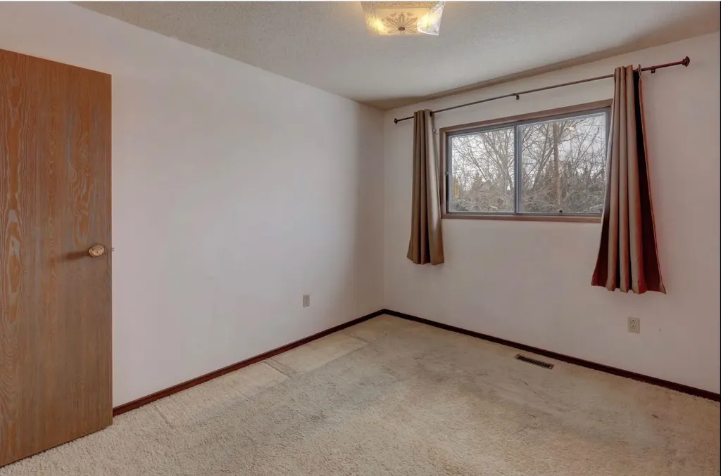 707 Bankview Drive SW Drumheller AB T0J0Y6