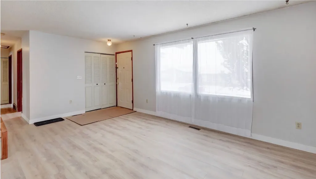 707 Bankview Drive SW Drumheller AB T0J0Y6