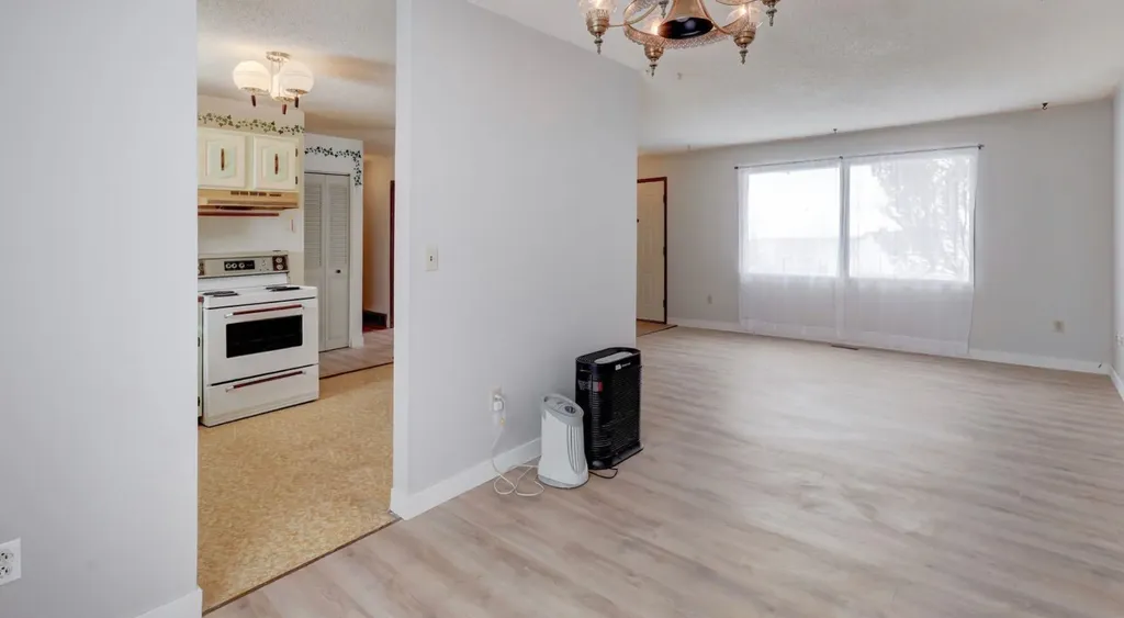 707 Bankview Drive SW Drumheller AB T0J0Y6