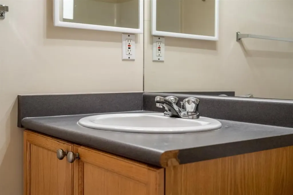 161 Tuscany Court NW Calgary AB T3L 2Y9
