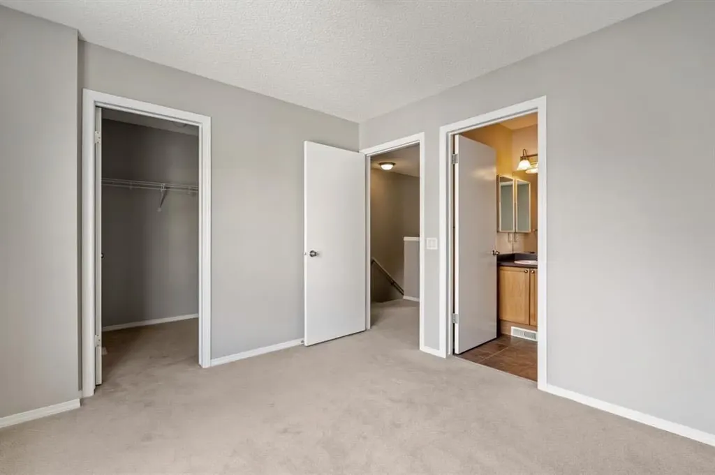 161 Tuscany Court NW Calgary AB T3L 2Y9