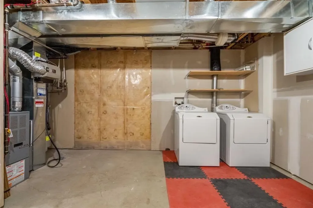 161 Tuscany Court NW Calgary AB T3L 2Y9