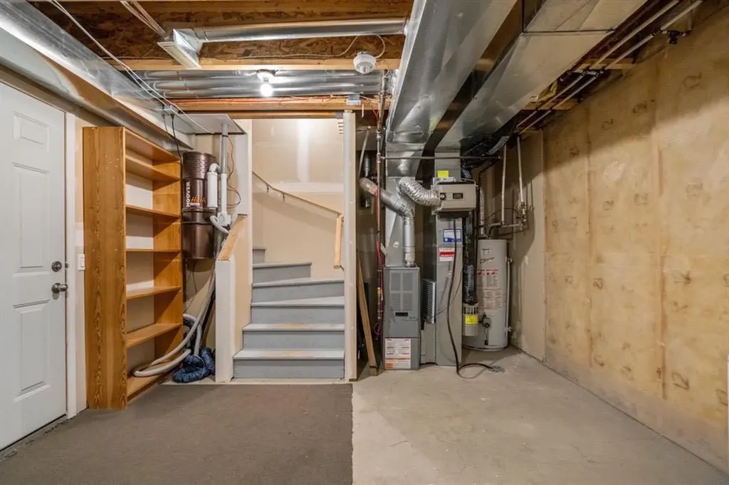 161 Tuscany Court NW Calgary AB T3L 2Y9