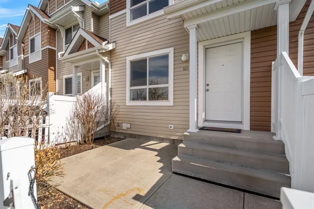 161 Tuscany Court NW Calgary AB T3L 2Y9