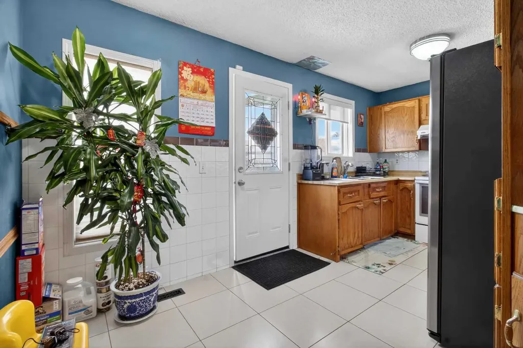 124 Falchurch Crescent NE Calgary AB T3J 1K1