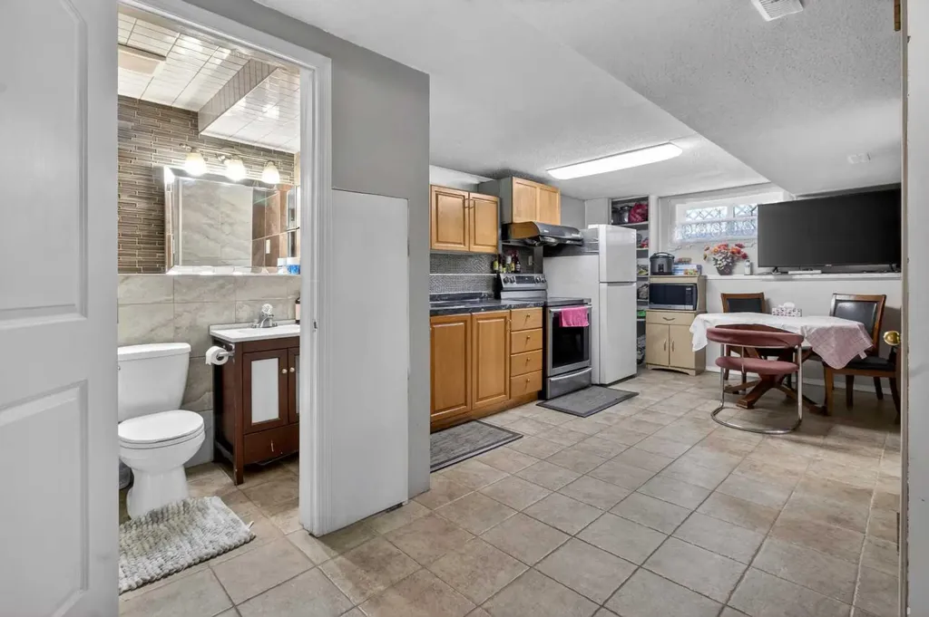 124 Falchurch Crescent NE Calgary AB T3J 1K1