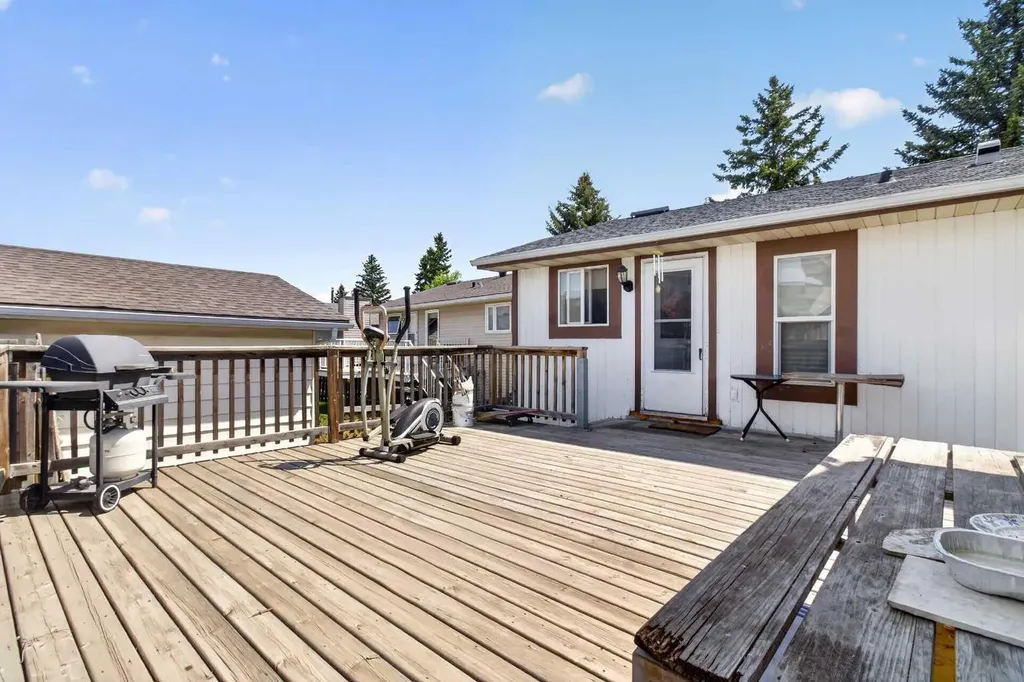 124 Falchurch Crescent NE Calgary AB T3J 1K1