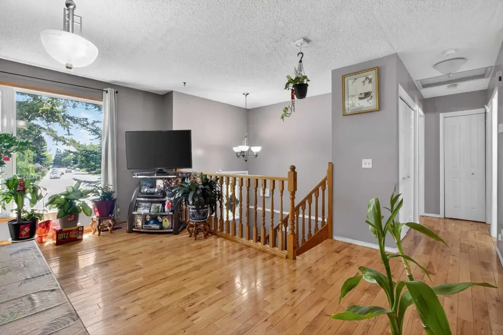 124 Falchurch Crescent NE Calgary AB T3J 1K1
