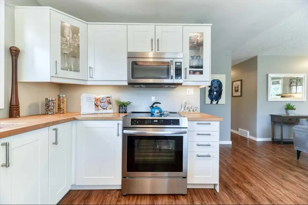 811 Southmount Place SW Calgary AB T2W0R4
