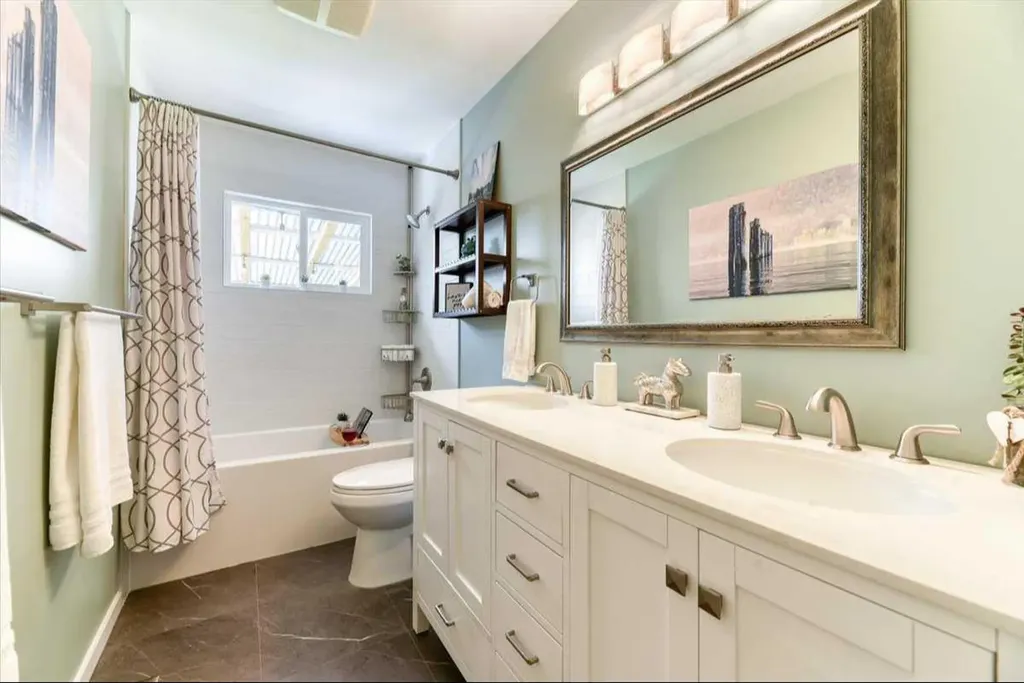 811 Southmount Place SW Calgary AB T2W0R4