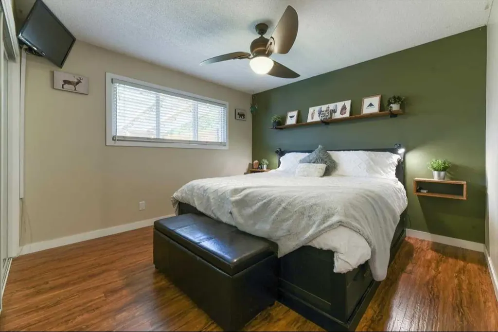 811 Southmount Place SW Calgary AB T2W0R4
