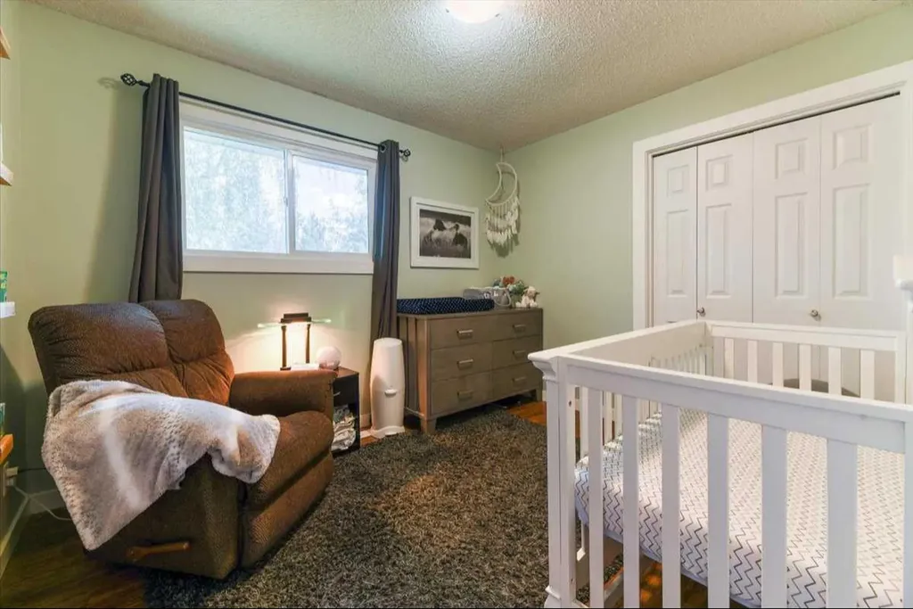 811 Southmount Place SW Calgary AB T2W0R4