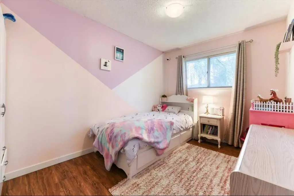 811 Southmount Place SW Calgary AB T2W0R4