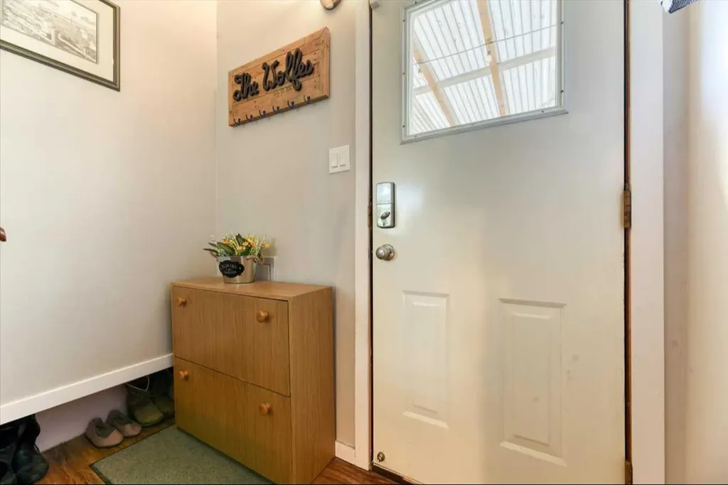 811 Southmount Place SW Calgary AB T2W0R4