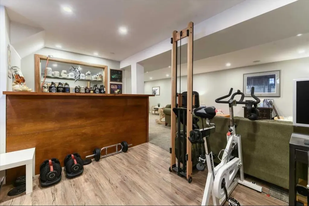 811 Southmount Place SW Calgary AB T2W0R4