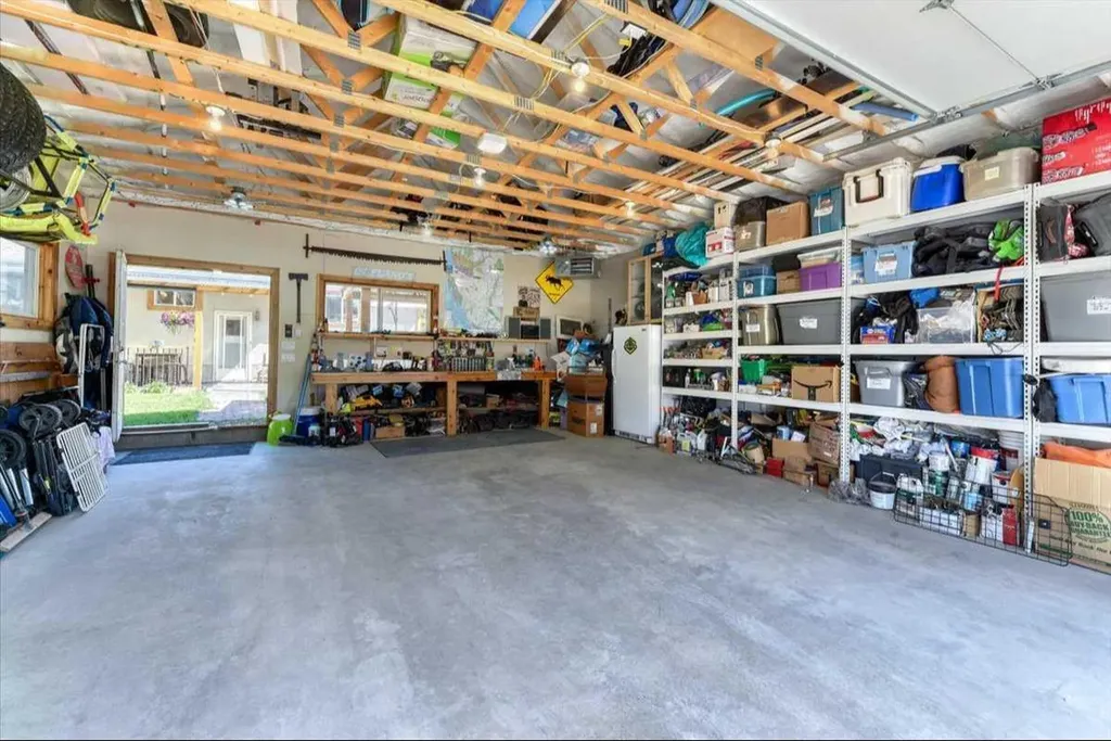 811 Southmount Place SW Calgary AB T2W0R4