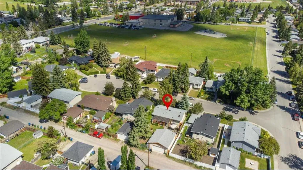 811 Southmount Place SW Calgary AB T2W0R4