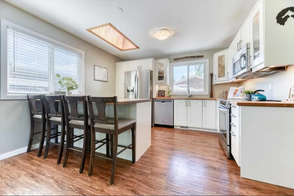 811 Southmount Place SW Calgary AB T2W0R4