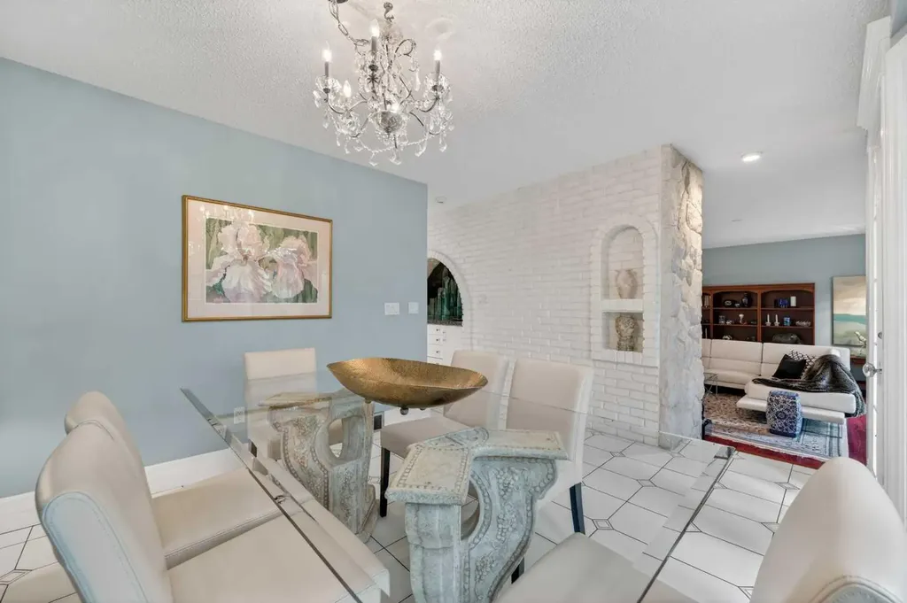 6720 Leaside Drive S Calgary AB T3E 6H5