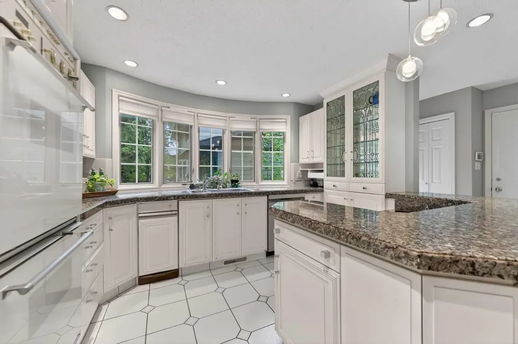 6720 Leaside Drive S Calgary AB T3E 6H5
