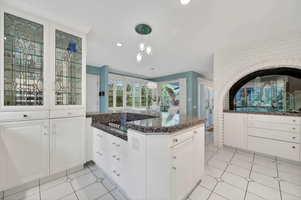 6720 Leaside Drive S Calgary AB T3E 6H5